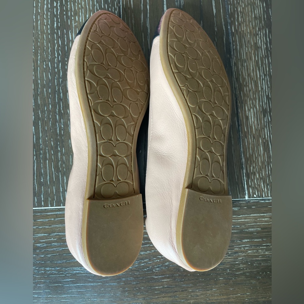 Coach Women's Black and Cream Flats Like New - Picture 3 of 7
